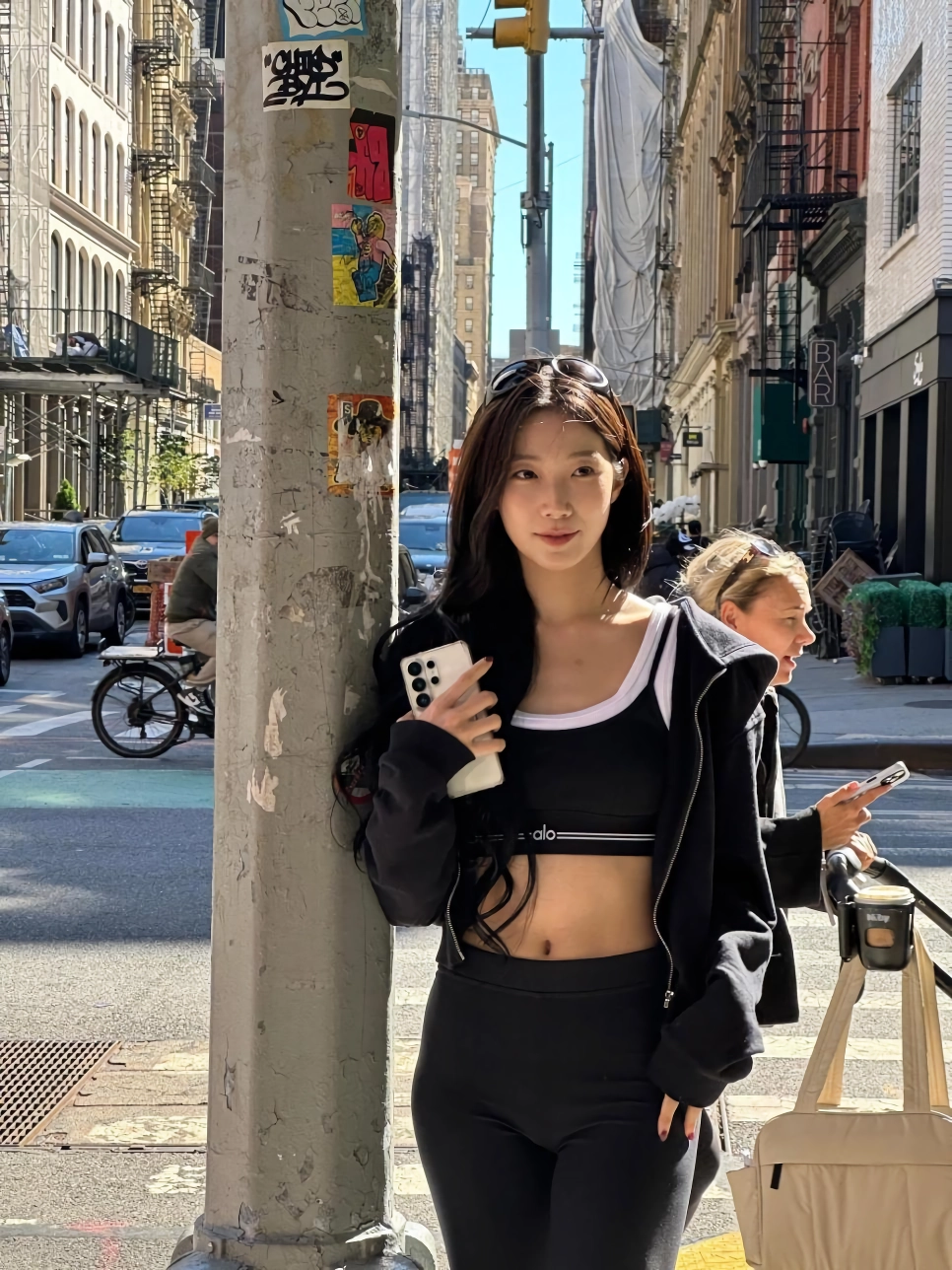 인스타) 레깅스 입고 거리를 활보하는 카즈하