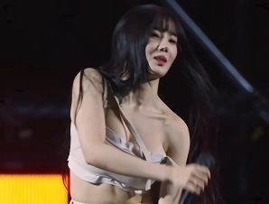 권은비, 일본 공연 꼭노 영상