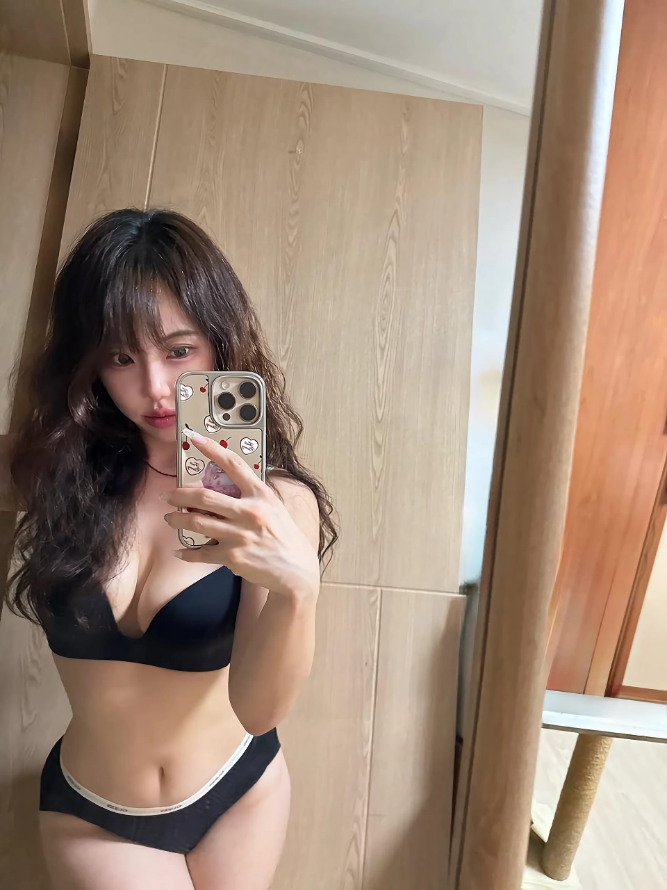 비키니 셀카녀 @glow_by.h 몸매