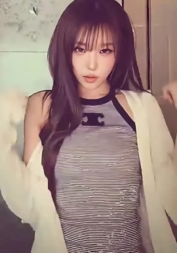 (SOUND)최예나 구찌 홀터넥 나시