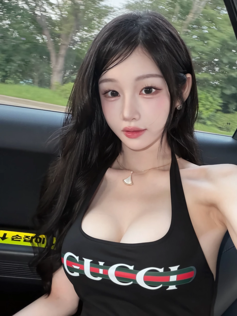 한갱 블랙 나시 가슴골