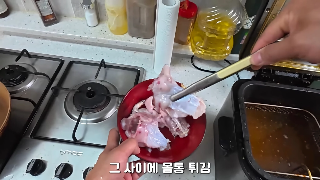 황소개구리 잡아다가 튀겨먹기(12)