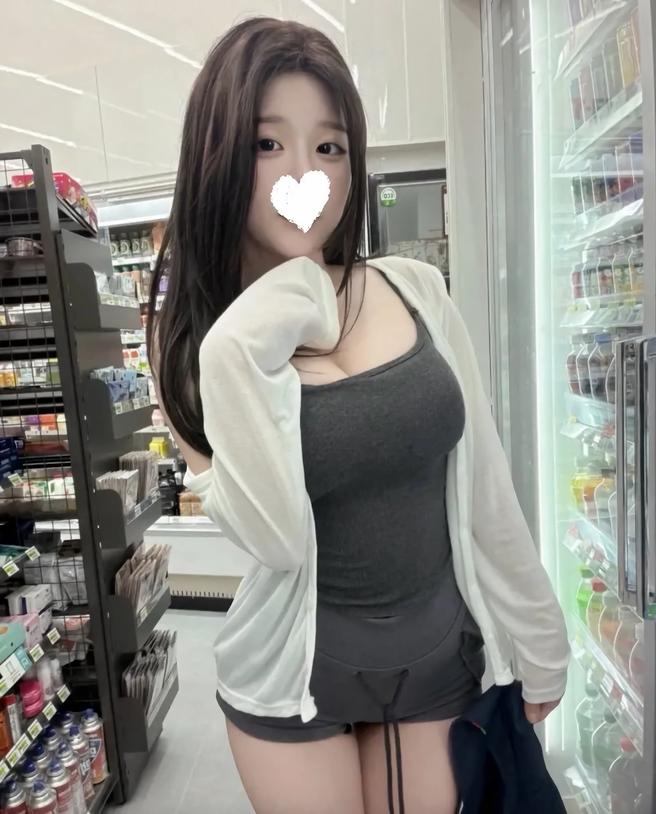 편의점 여자 알바 복장 상태