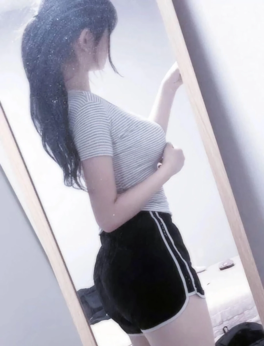 힘숨찐 여알바생