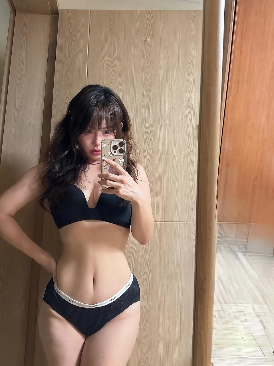 비키니 셀카녀 @glow_by.h 몸매