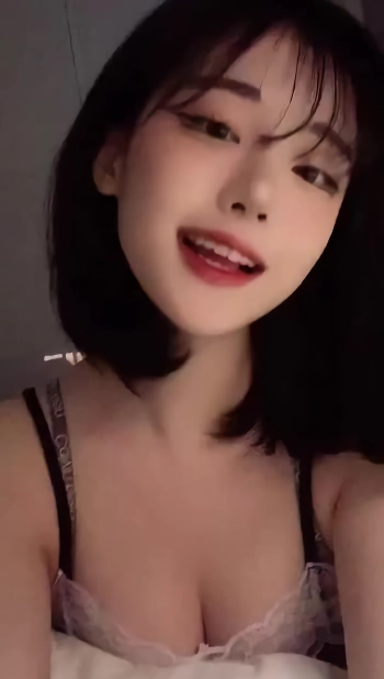 (SOUND)qwer 히나 (+ 냥뇽녕냥 시절) 섹시한 의상 가슴골