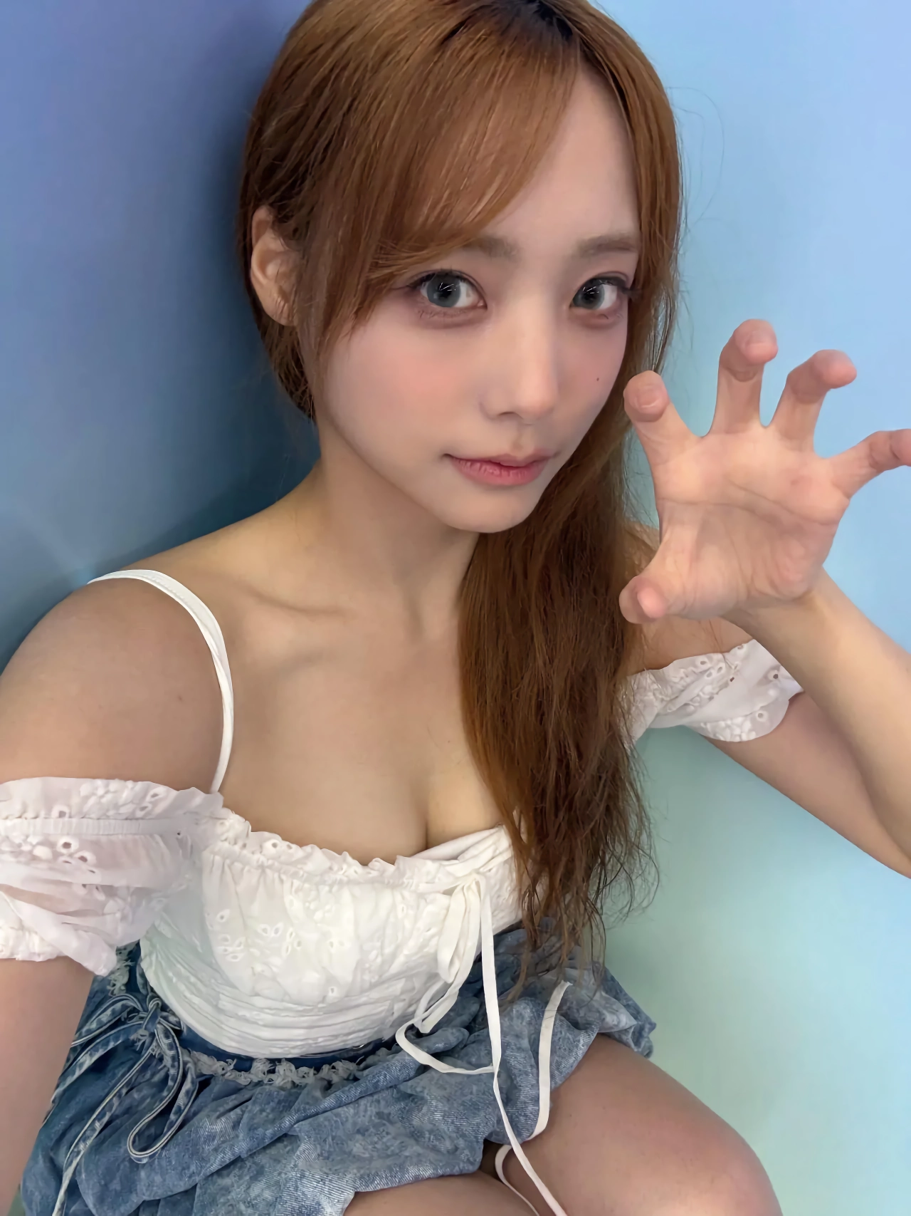 QWER 시연 가슴골 이정도면 몇컵 예상함?