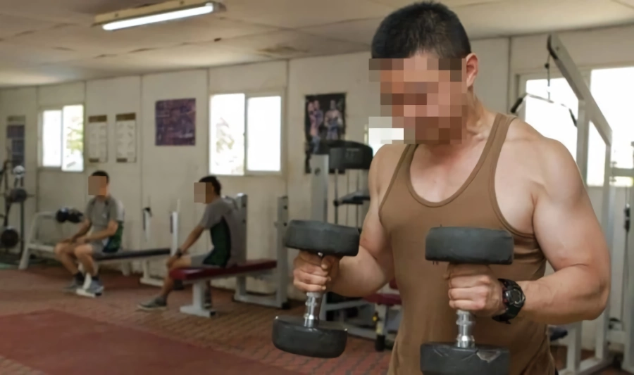 부조리 없다던 부대 결국 헬피엔딩.jpg