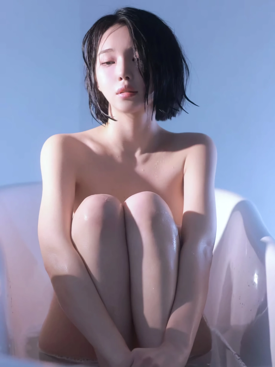 윤영서 (서현) 물에 젖은 블랙 망사 나시