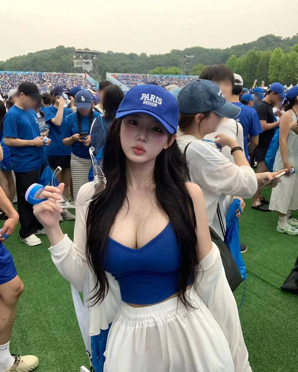 마요찌 비키니 몸매 가슴골
