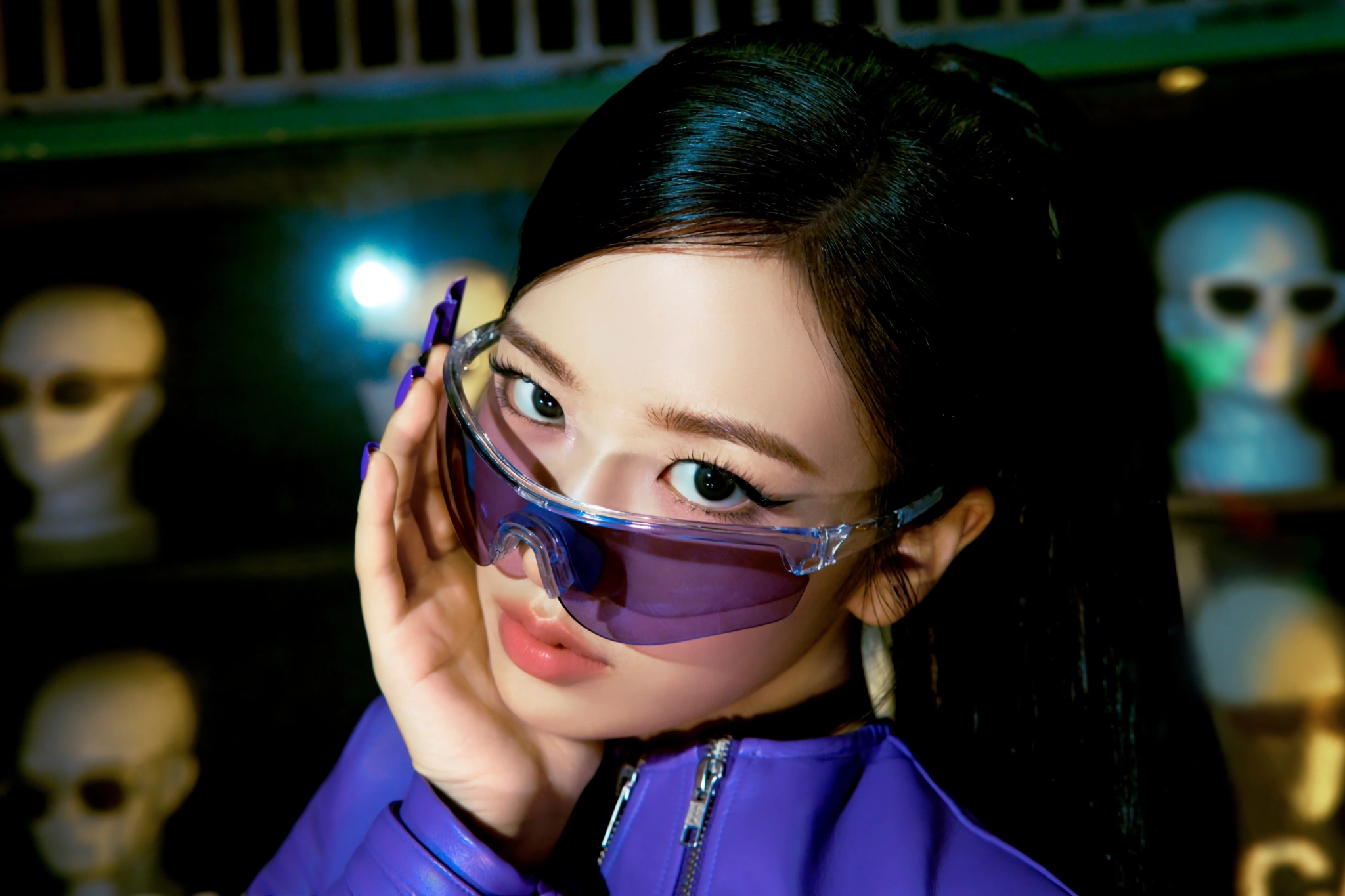 아이브 IVE EP Looks Can Kill ”HERO ON SET” Concept Photo