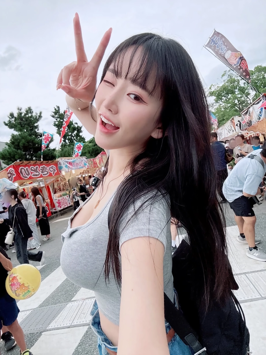 일본여행 간 하리미 깊게 파인 회색 골지티 거유 가슴골