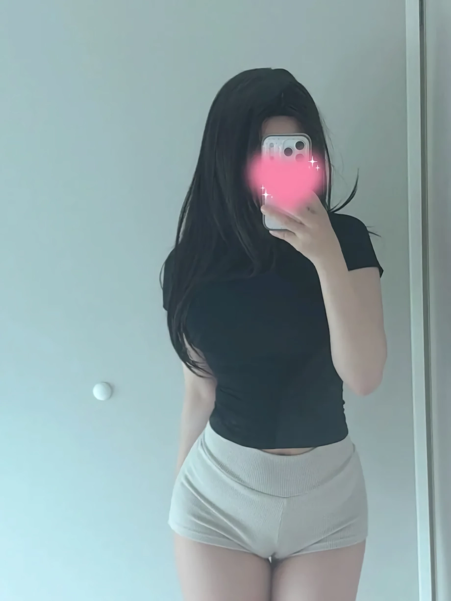 편의점 여자 알바 복장 상태