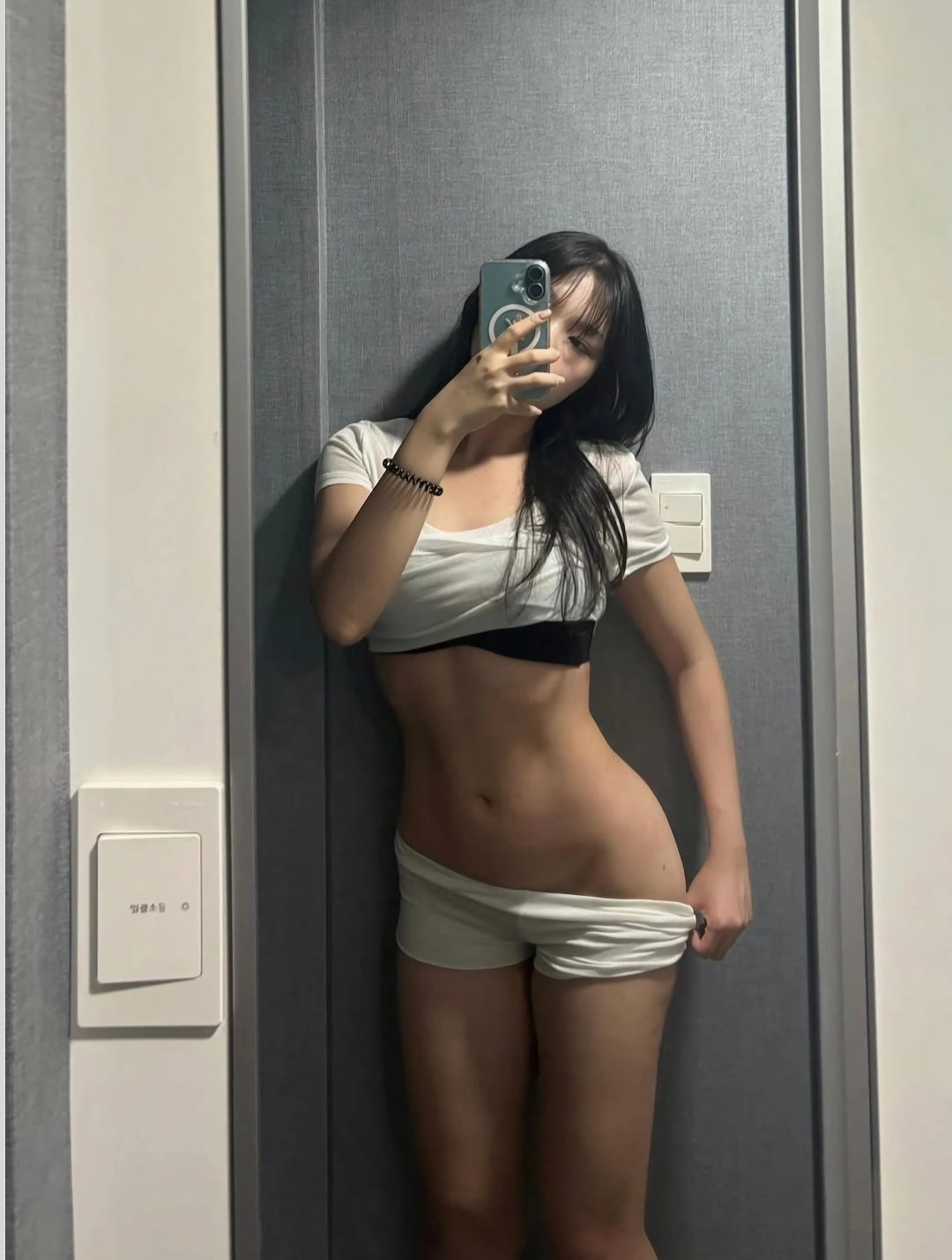골반 자랑하는 자취녀 셀카.jpg