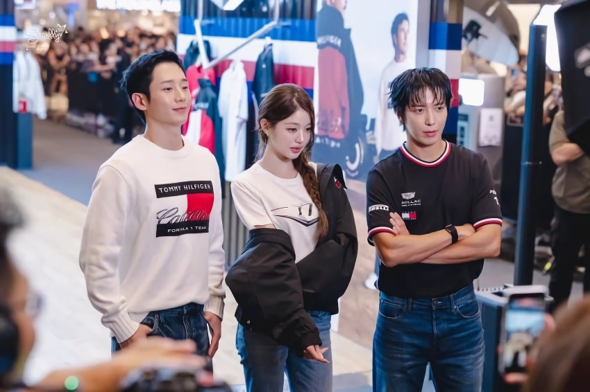 (SOUND)[아이브] 오늘 싱가포르에 뜬 장원영.JPGIF