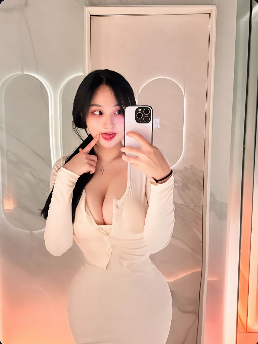 인스타녀 @hee2chuu 자연산 75G의 위엄 비키니 몸매