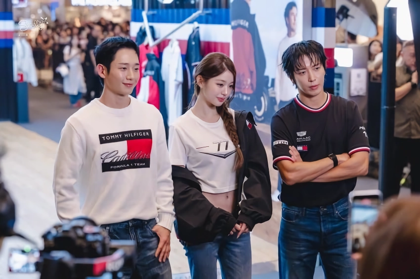 (SOUND)[아이브] 오늘 싱가포르에 뜬 장원영.JPGIF