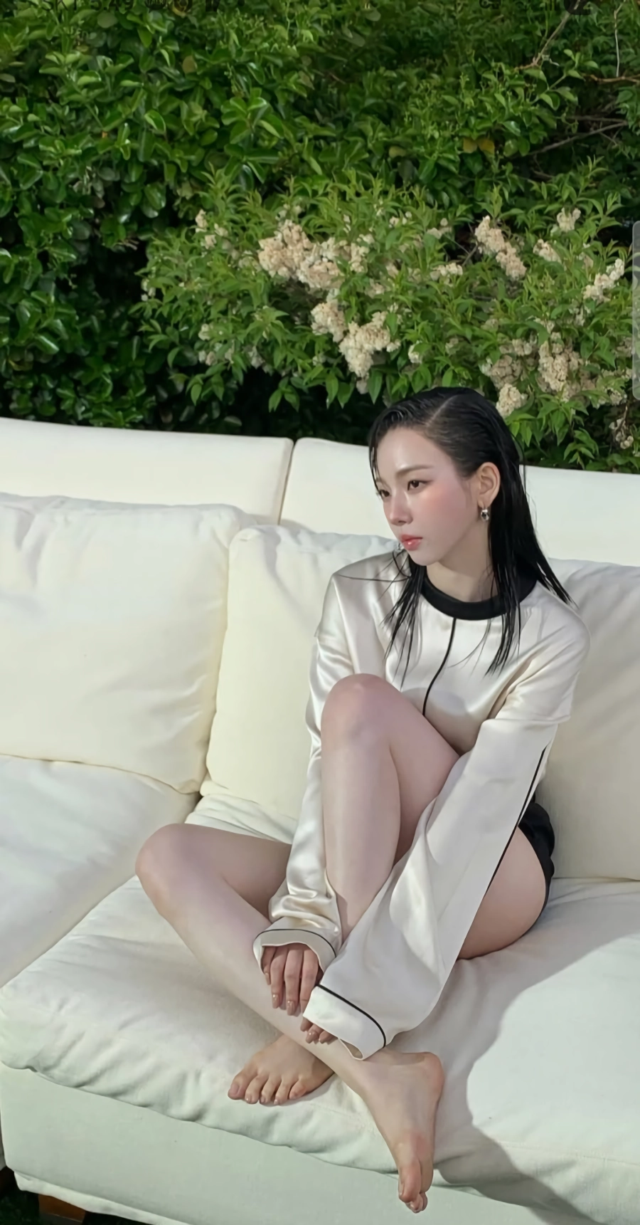 카리나는 피부톤이 진짜 사기네요