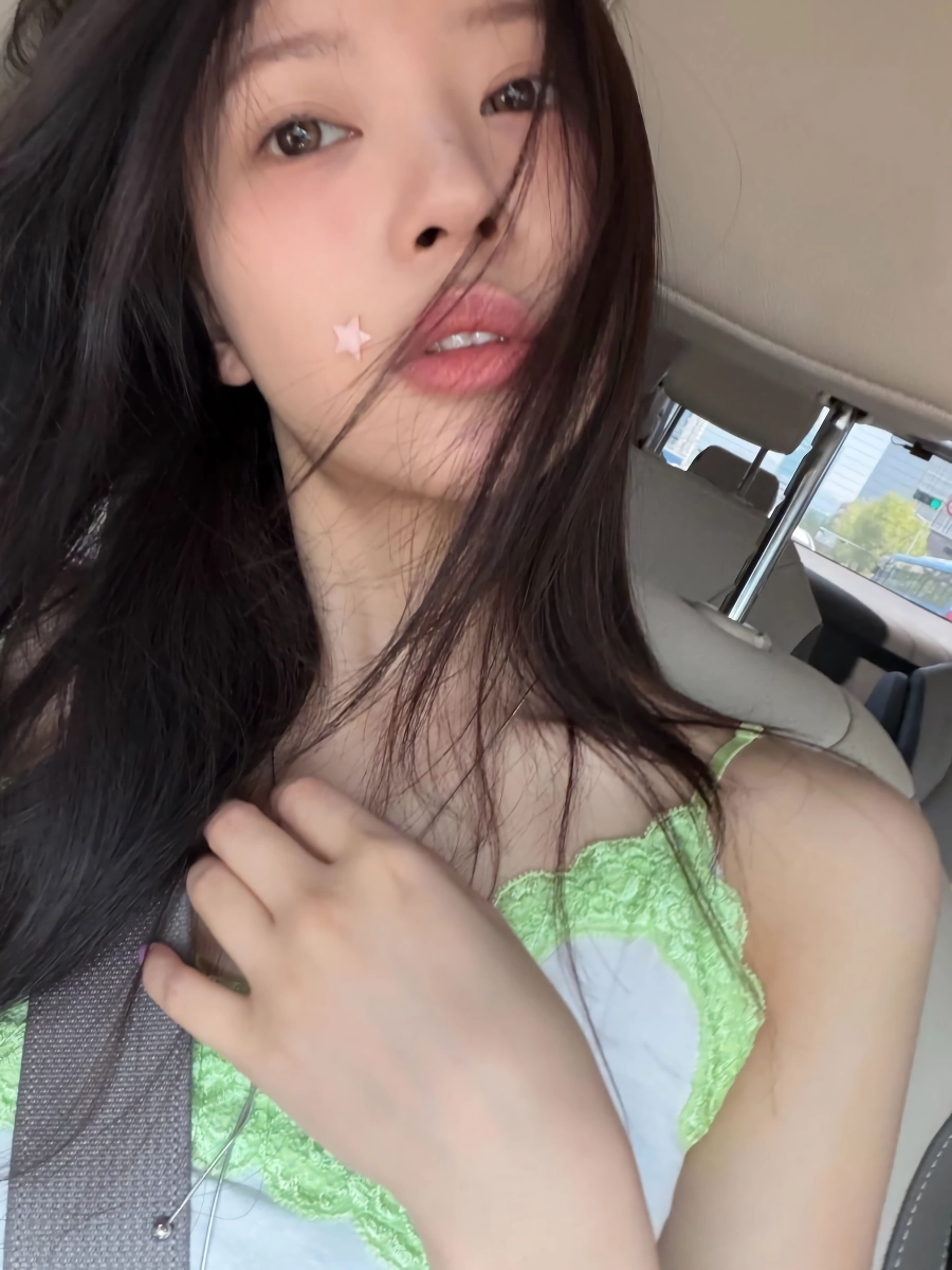 와 지금까지 나온 일본인 아이돌 멤버중 제일 예쁜듯