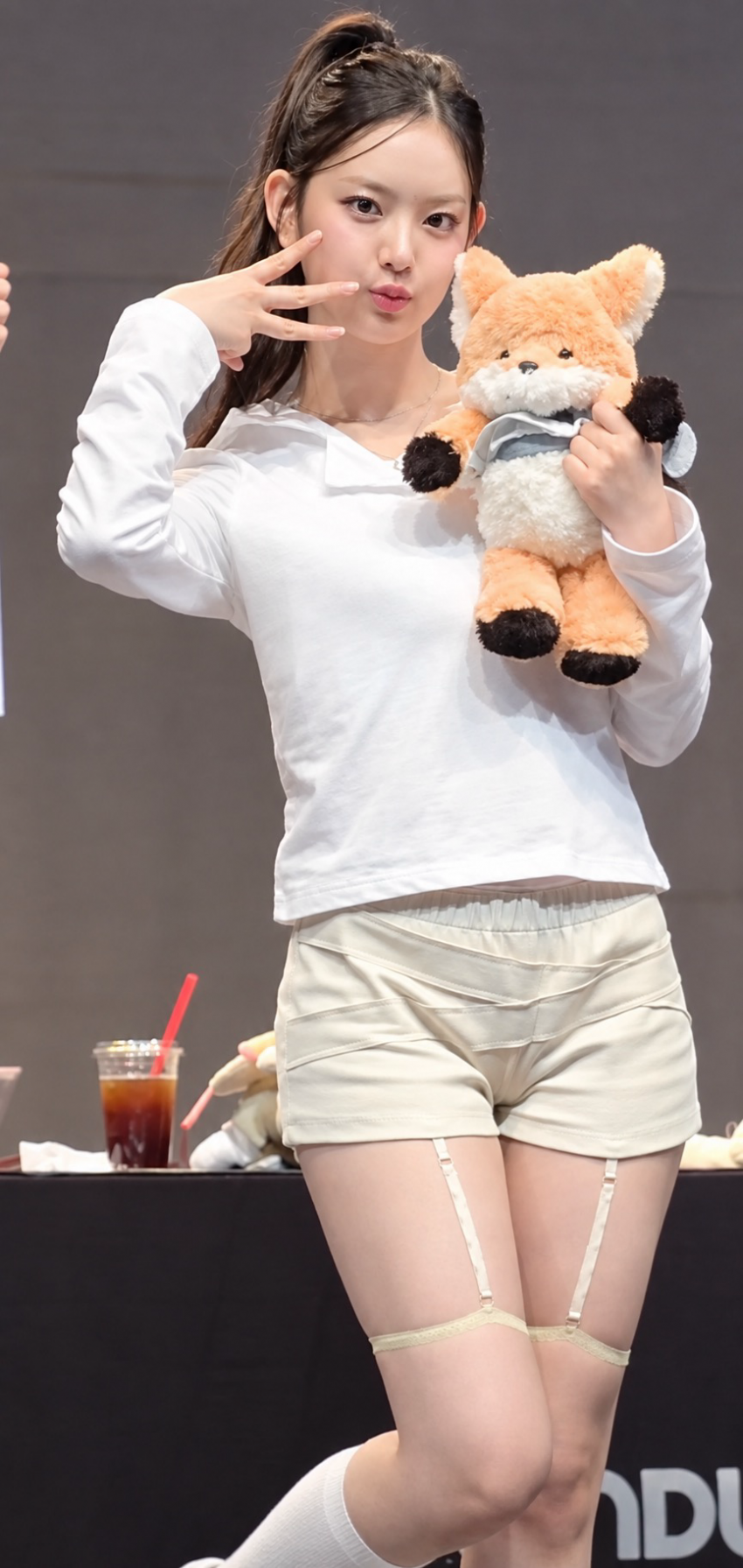 [키키] 허벅지가 대단한 이솔 ㄷㄷ .jpg