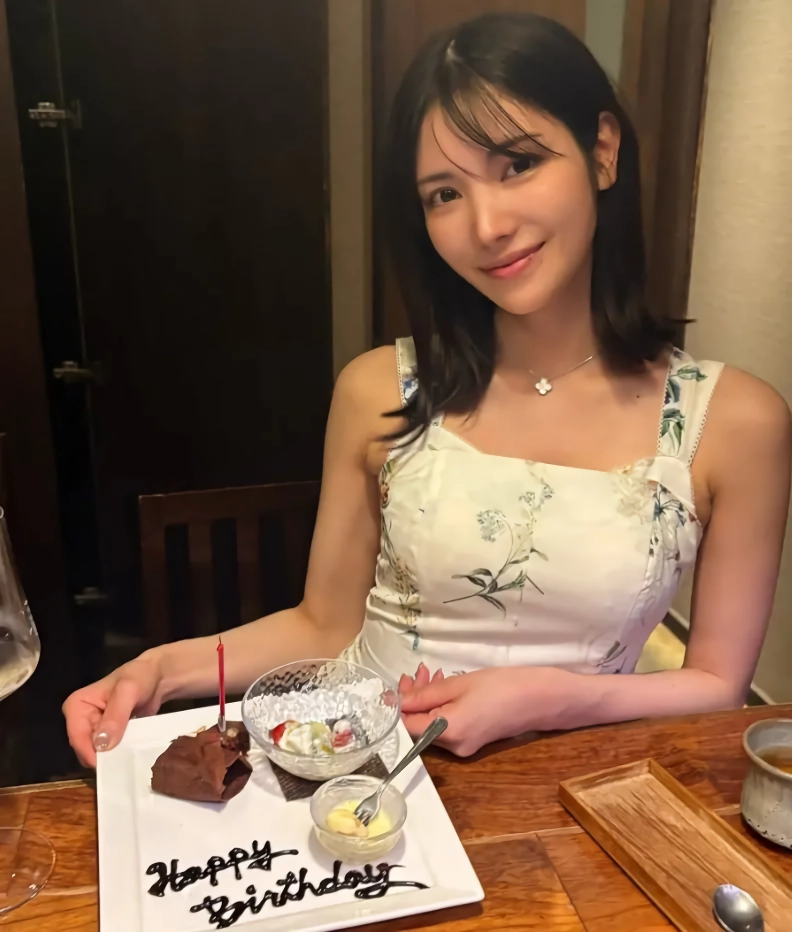 오늘자 AV여배우 카에데 카렌 근황