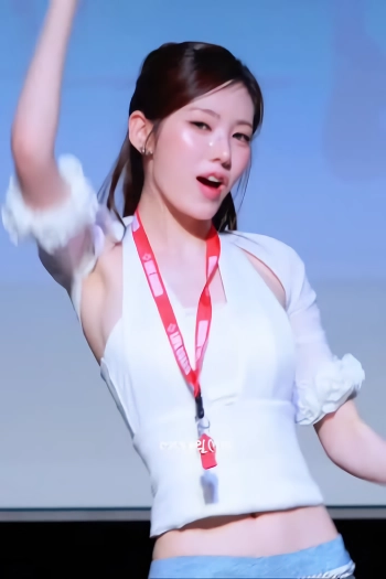 (SOUND)키키 수이 팬사인회 흰나시 사이드붑 빼꼼