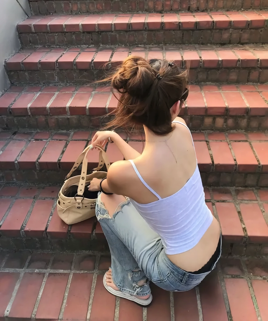 ㅇㅎ) 눈을 어디에 둬야 할지 난감한 상황.jpg