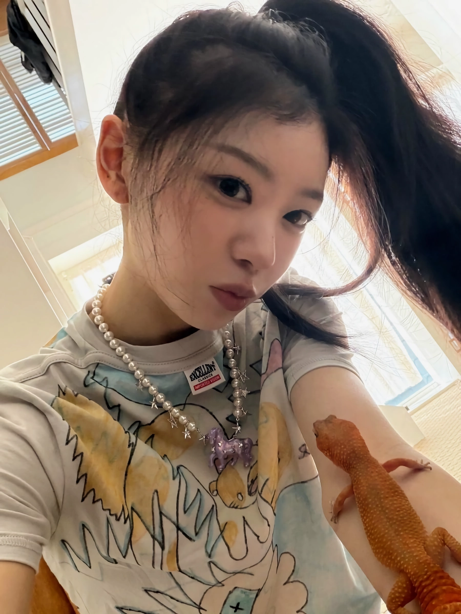 와 지금까지 나온 일본인 아이돌 멤버중 제일 예쁜듯