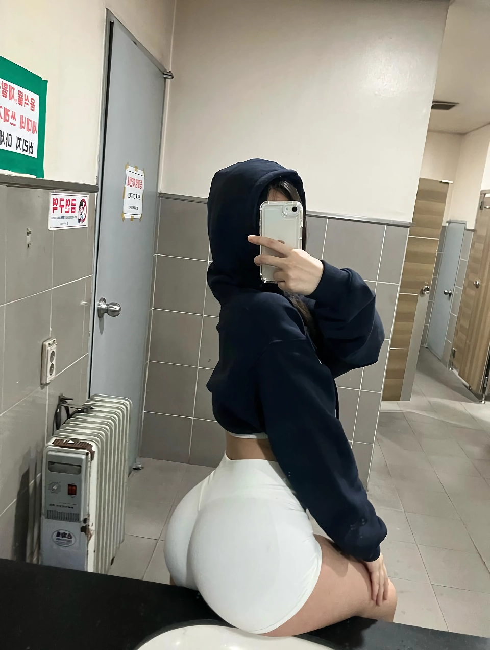 셀카 찍는 피트니스 모델