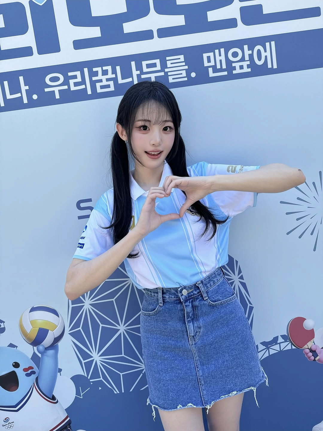 QWER 공식 SNS 사진 업로드 근황