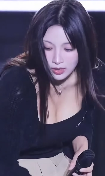 물병 바닥에 내려 놓는 라잇썸 초원 묵직 가슴골