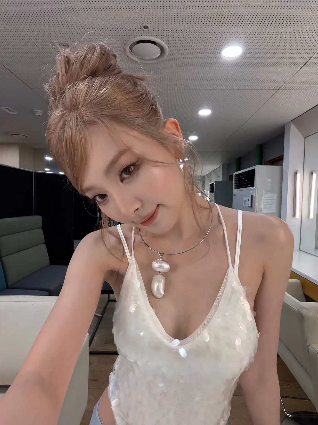 요즘 부쩍 과감해진 슬기 인스타 .jpg