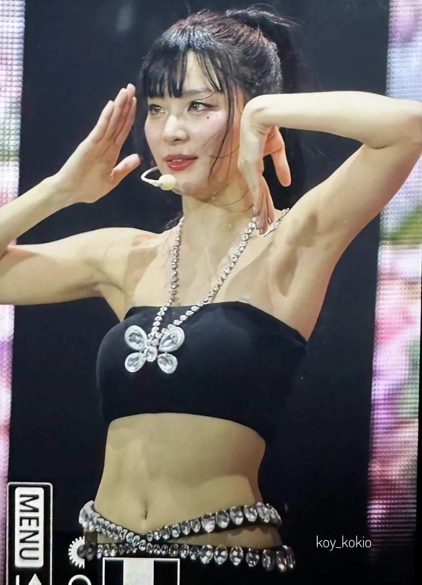땀에 흠뻑 젖은 레드벨벳 슬기