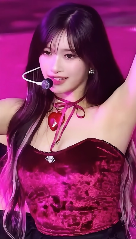 [아이브/IVE] 이서 안무도중 상체숙이려다 GOAL핡~!!!