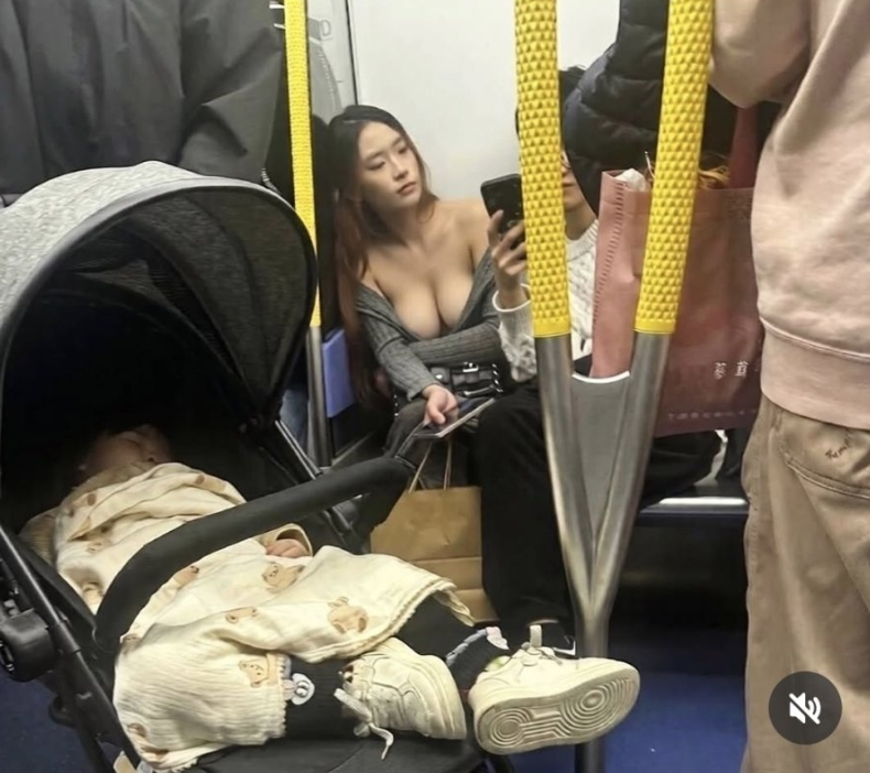 워터밤인줄 지하철 민폐녀 레전드