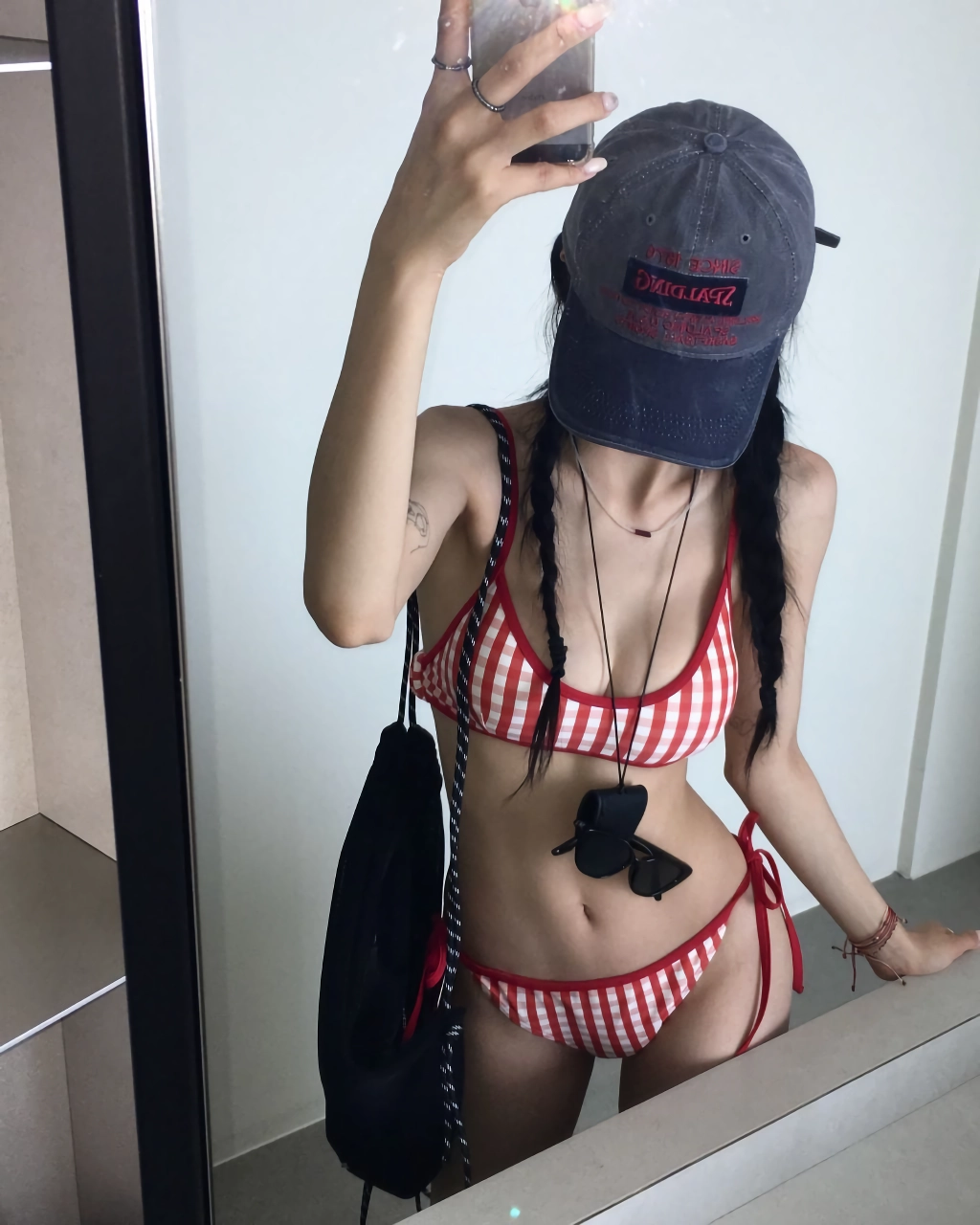 하나씩 벗으면서 셀카