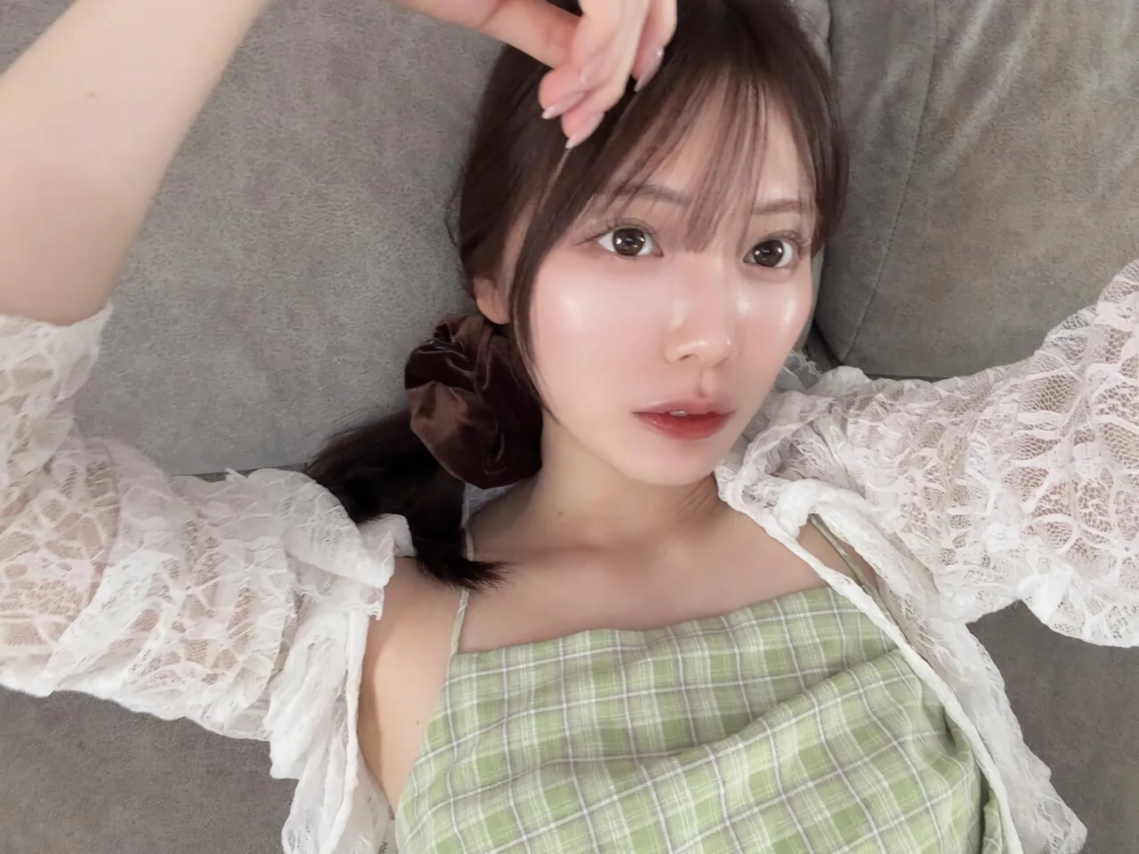 남친이 손잡으면 부끄러워할 듯한 소녀.jpg