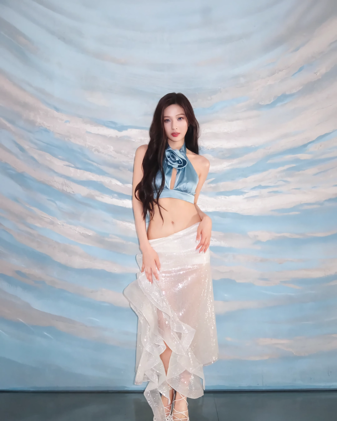 레드벨벳 조이 하늘색 실크 홀터넥 + 시스루 치마 개미허리 배꼽
