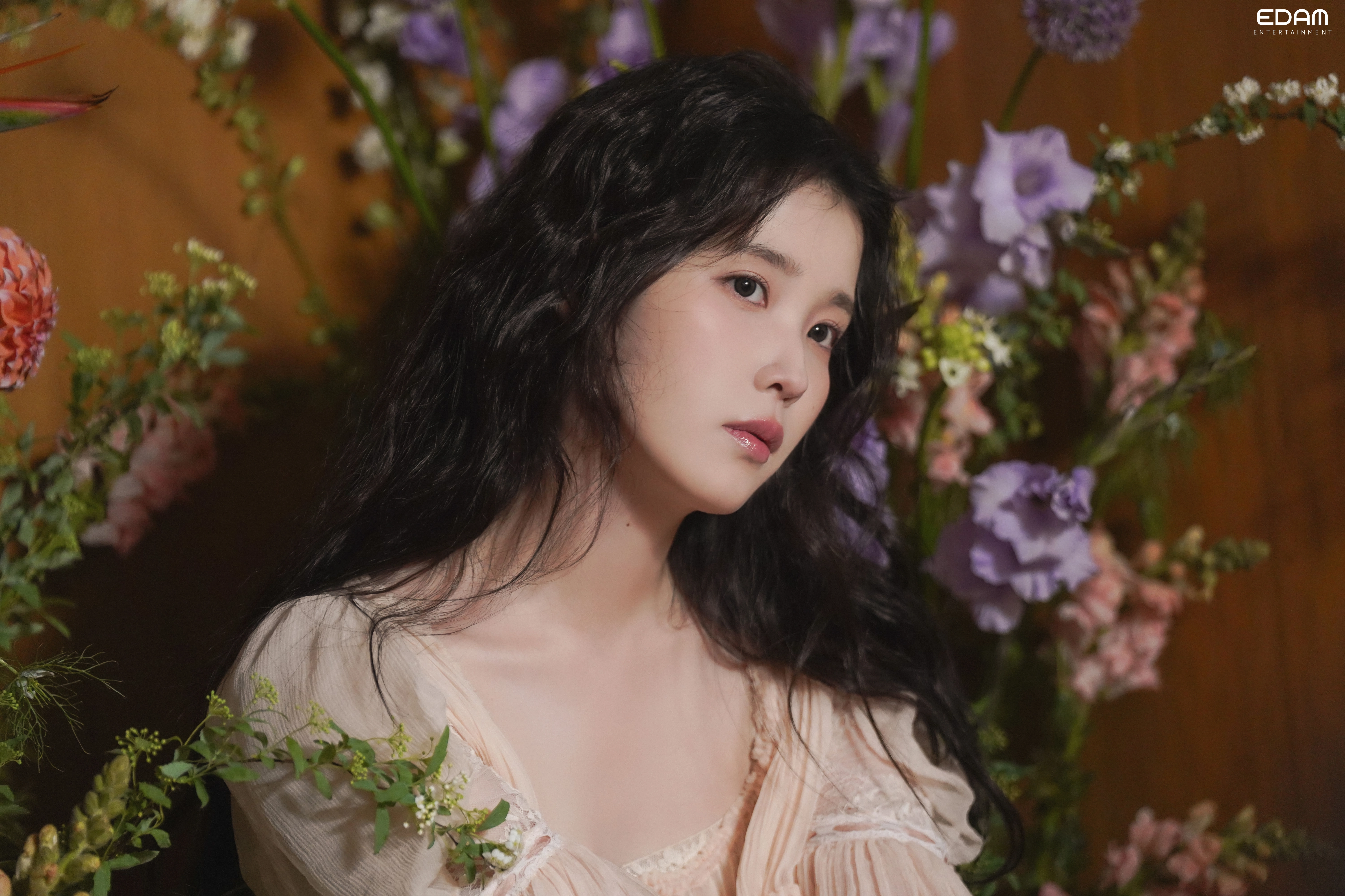 19아이유 엘르 화보 촬영 비하인드(고화질).jpg(8)