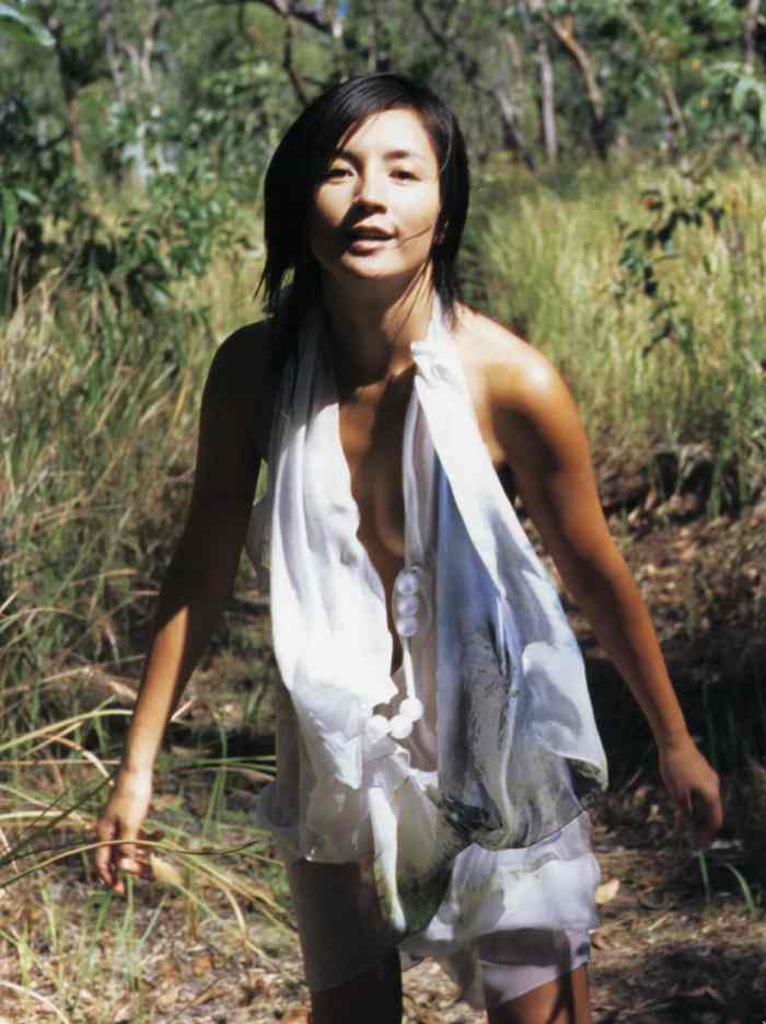 [일본]吉本多香美 수영복 화보, 노출 사진 64장 공개