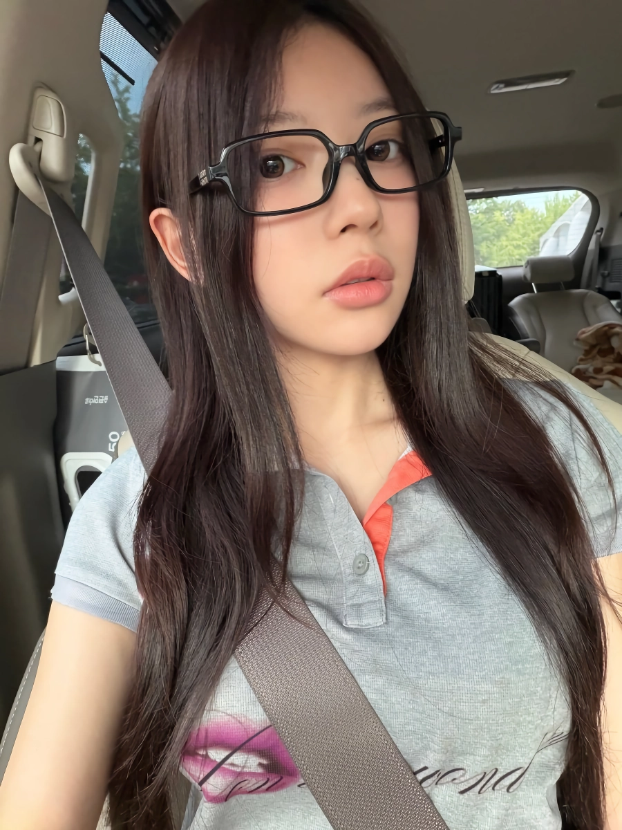 와 지금까지 나온 일본인 아이돌 멤버중 제일 예쁜듯