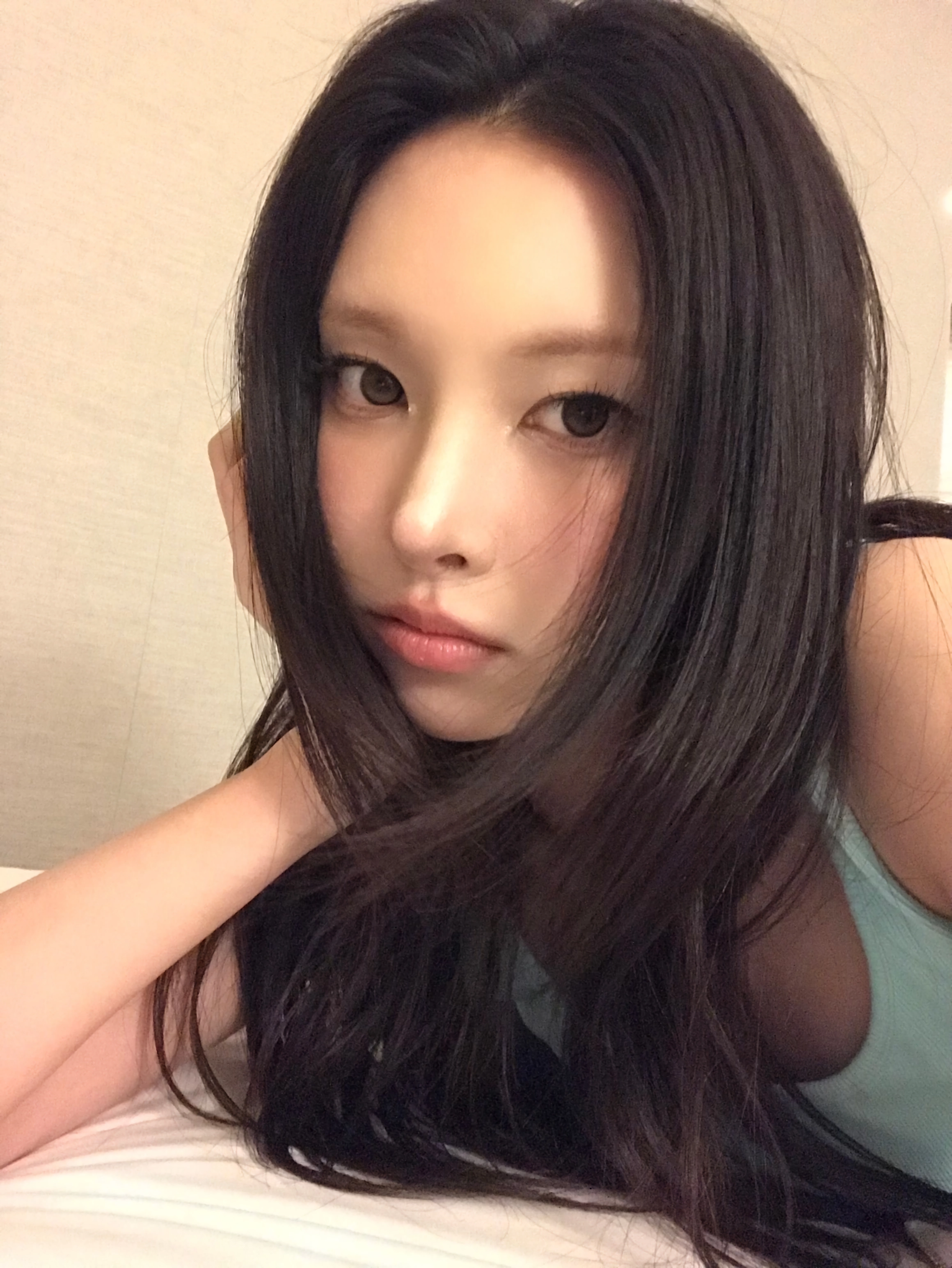 아일릿 윤아,민주