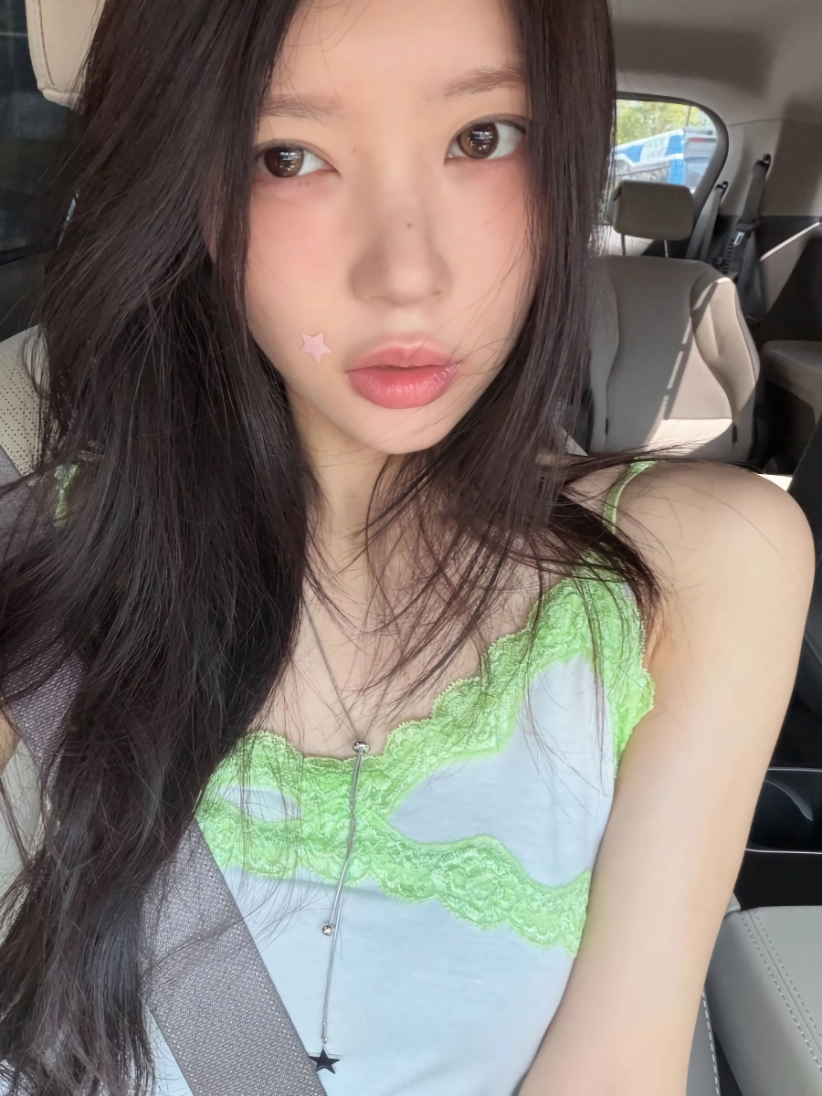 와 지금까지 나온 일본인 아이돌 멤버중 제일 예쁜듯