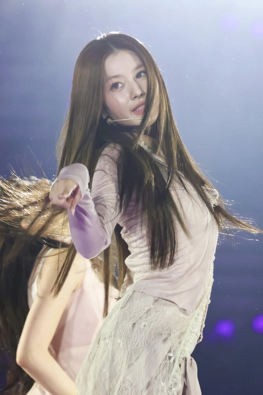 이젠 진짜 거침없이 노출하는 사나