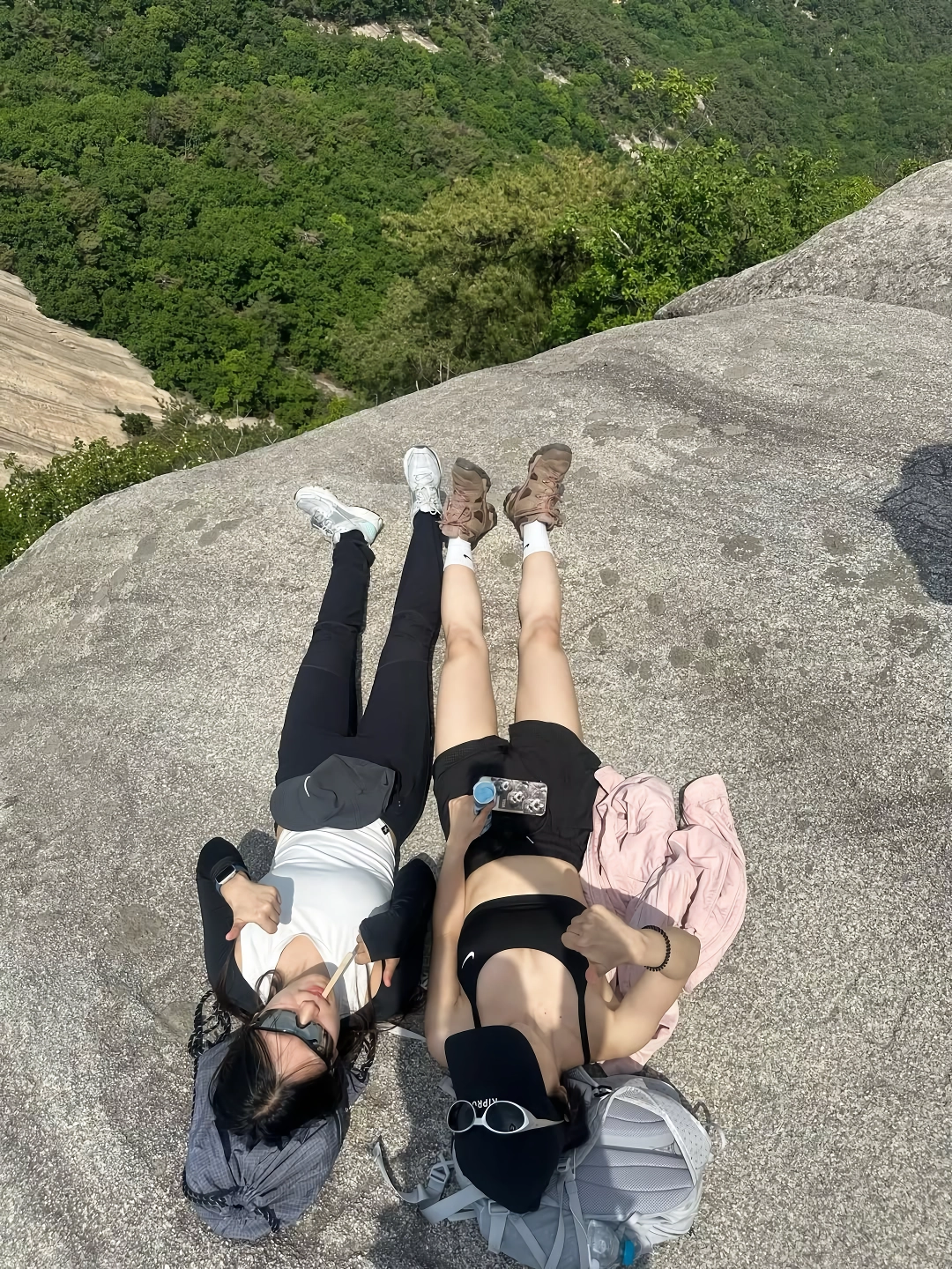 매력적인 등산녀들.jpg