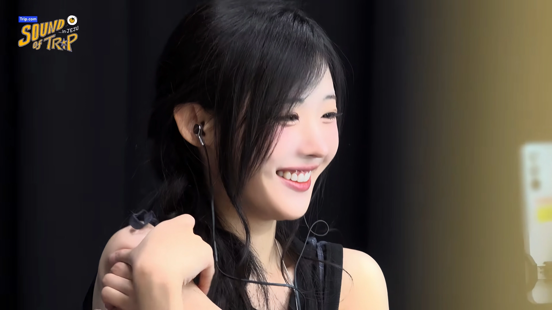 QWER 팬 사인회 직후 제주도로 납치? 여행? 홍보? 선전?