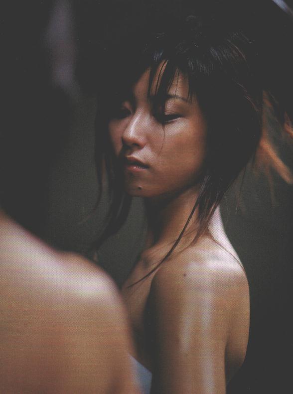 [일본]진중히토미(동풍 만치코) 그라비아 가슴골 사진 25장