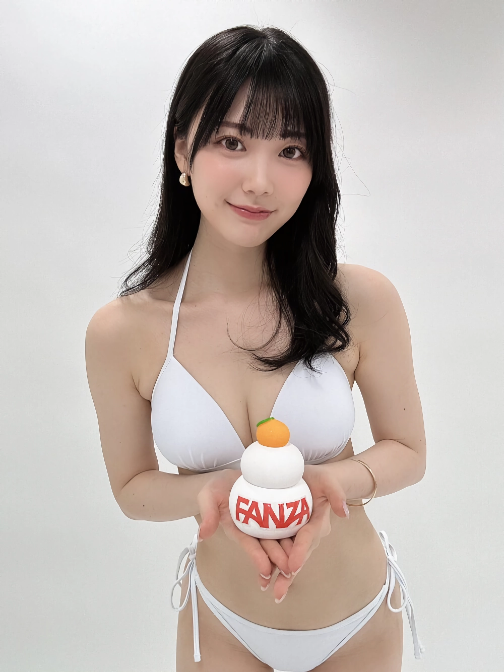 이시카와 미오 비키니 몸매 선명한 도끼
