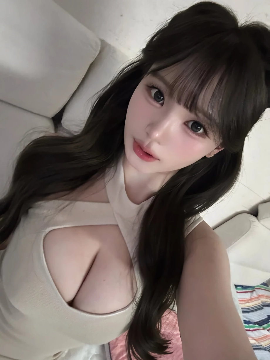 섹밍 홀터넥 구멍난틈 가슴골