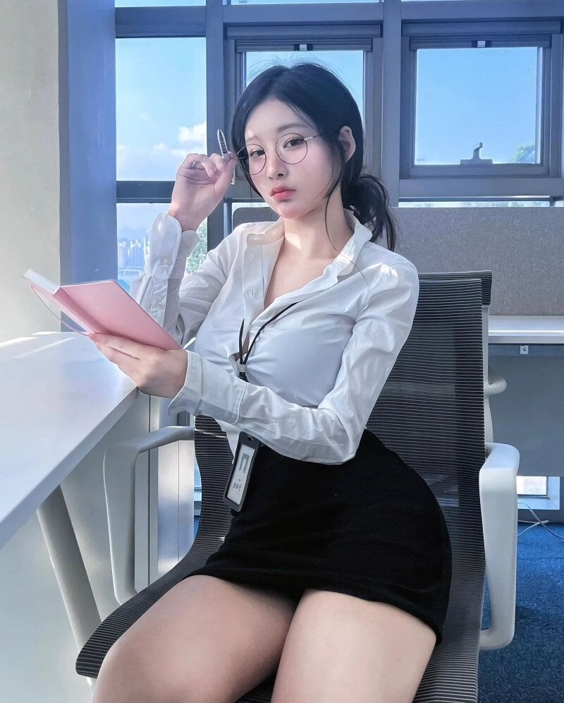 오피스레이디 갓세희